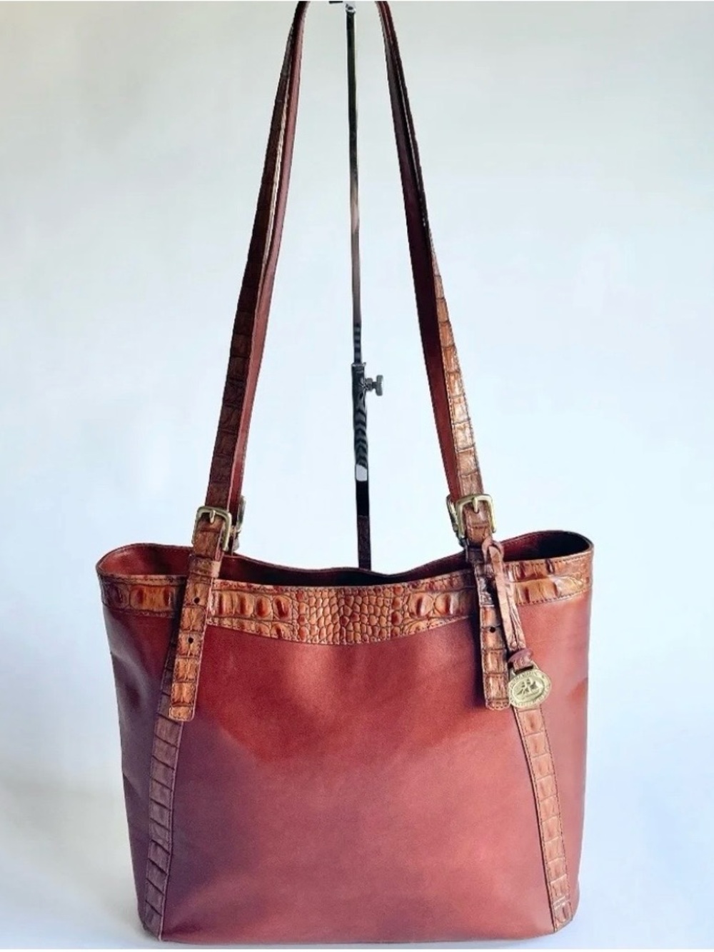 Brahmin Tan Brown Leather Adjustable Straps Handbag Shoulder Bag.